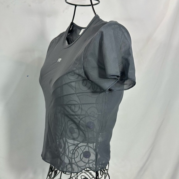 Frankies Bikinis Lauryn grey mesh cropped baby tee size L - Picture 3 of 9
